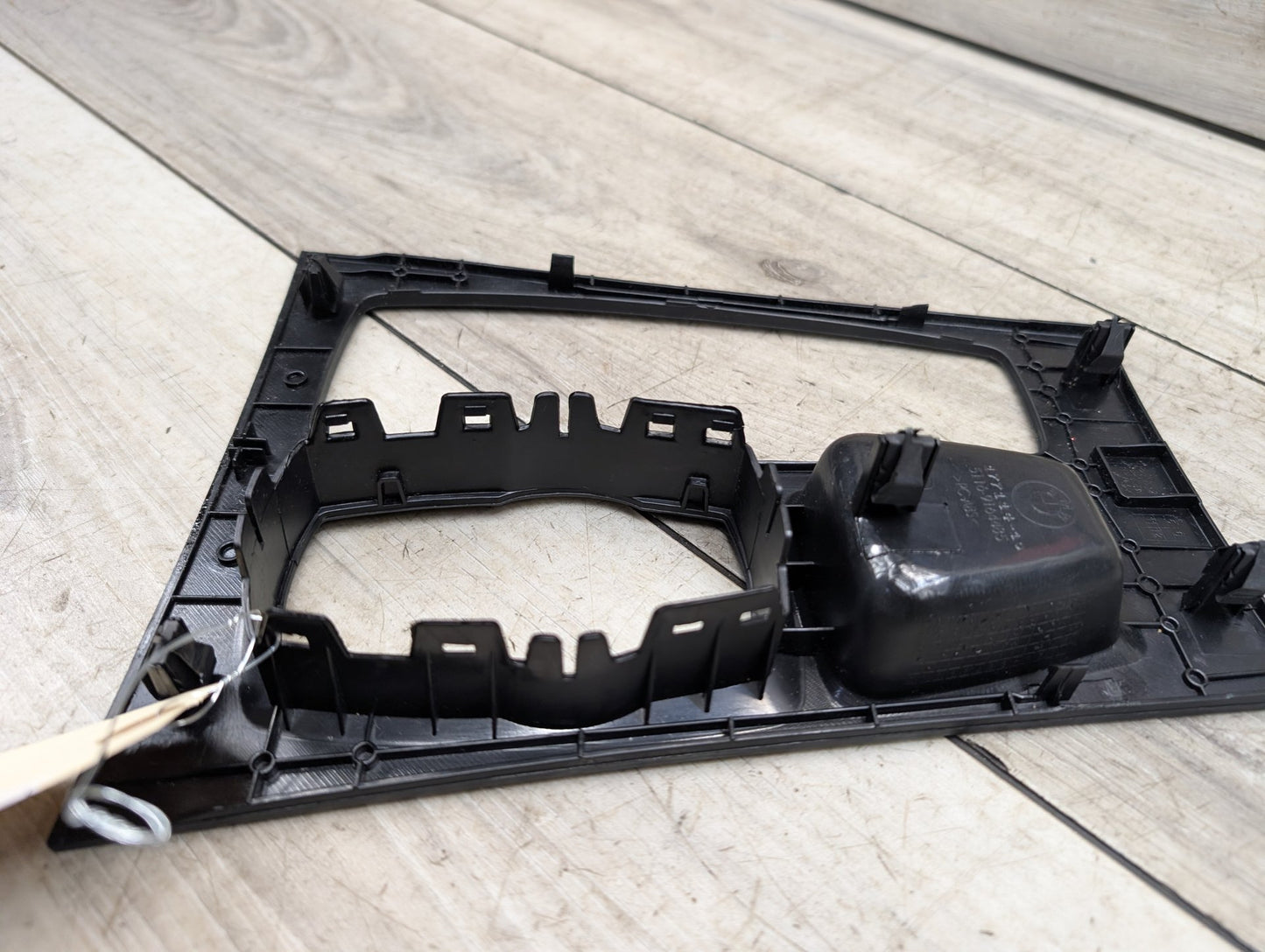 *07-14 OEM BMW E70 E71 E72 X5 X6 Front Center Console Cover Trim Panel Black