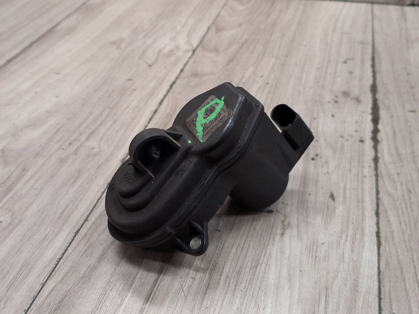 2018-2023 Audi S4 B9 Rear Left or Right Brake Caliper Actuator 8W0406BF