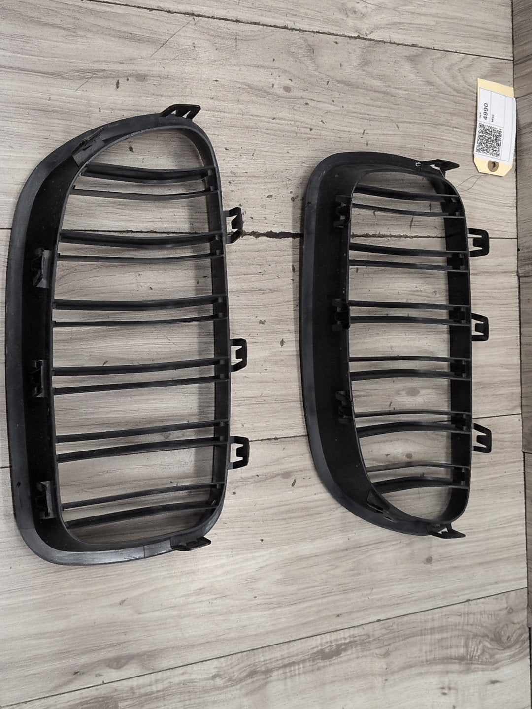2011 - 2016 BMW 535i F10 Front Left Right Upper Bumper Cover Kidney Grilles SET 7412323 N55B30A