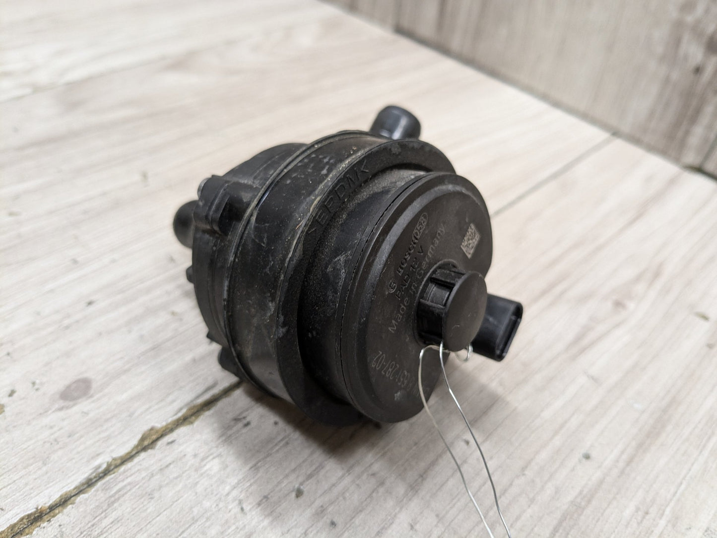 *OEM BMW G01 G05 G20 G22 G30 G42 G80 G82 G83 M3 M4 Engine Auxiliary Water Pump