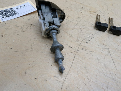 2006-2011 BMW 328i E90 Front Left Driver Key Lock Mechanism w/ Key 7162427