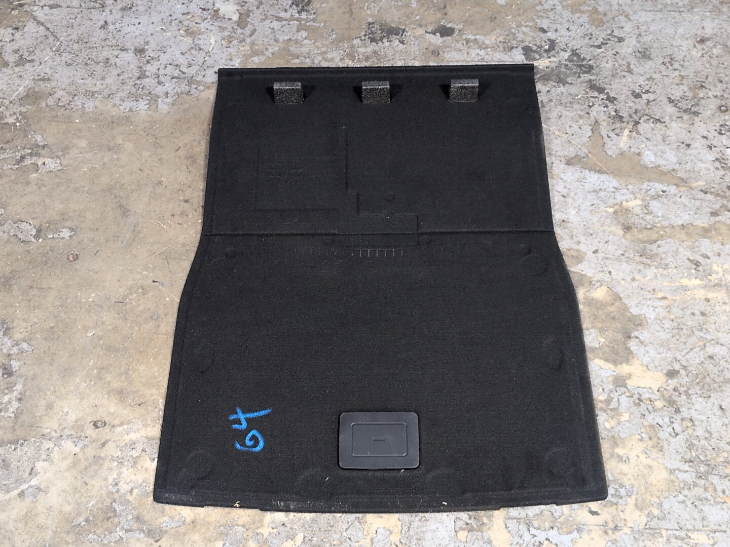 2011 BMW 328i E90- Rear Trunk Cargo Floor Carpet Spare Tire Cover PN: 7059233