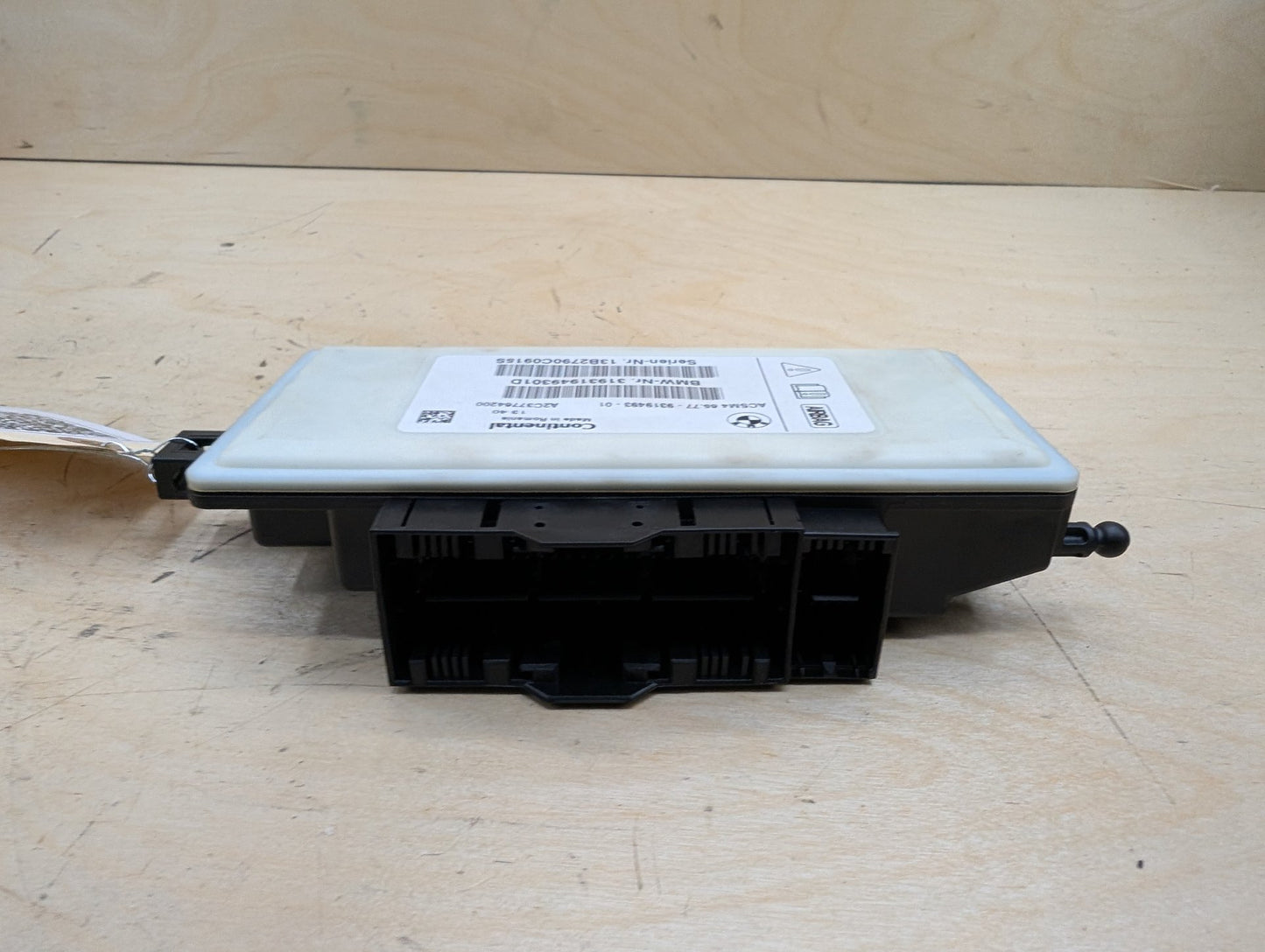 2011-2016 BMW X3 F25- PN: 9319493