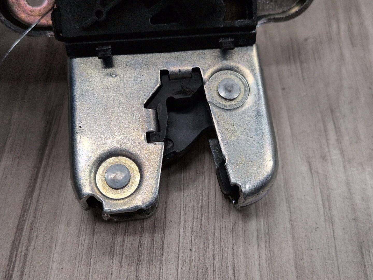 2008 - 2017 Audi S5 8T Liftgate Trunk Lid Liftgate Lock Latch Actuator 4F5827505D