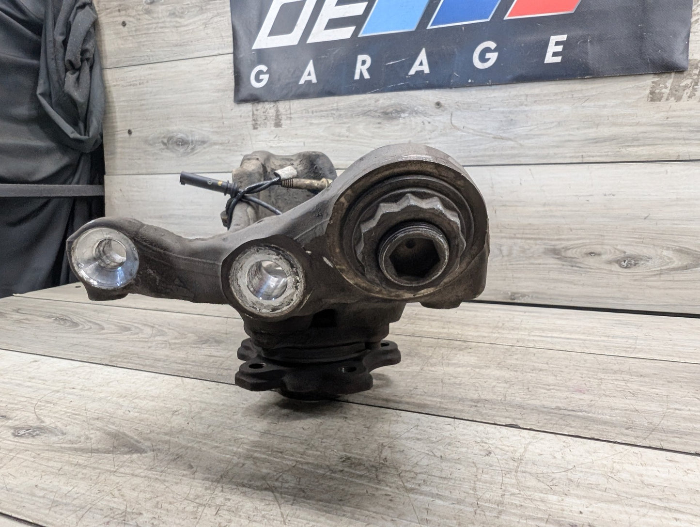 OEM BMW G30 530 540 M550 AWD Front Right Passenger Hub Spindle Knuckle Bearing
