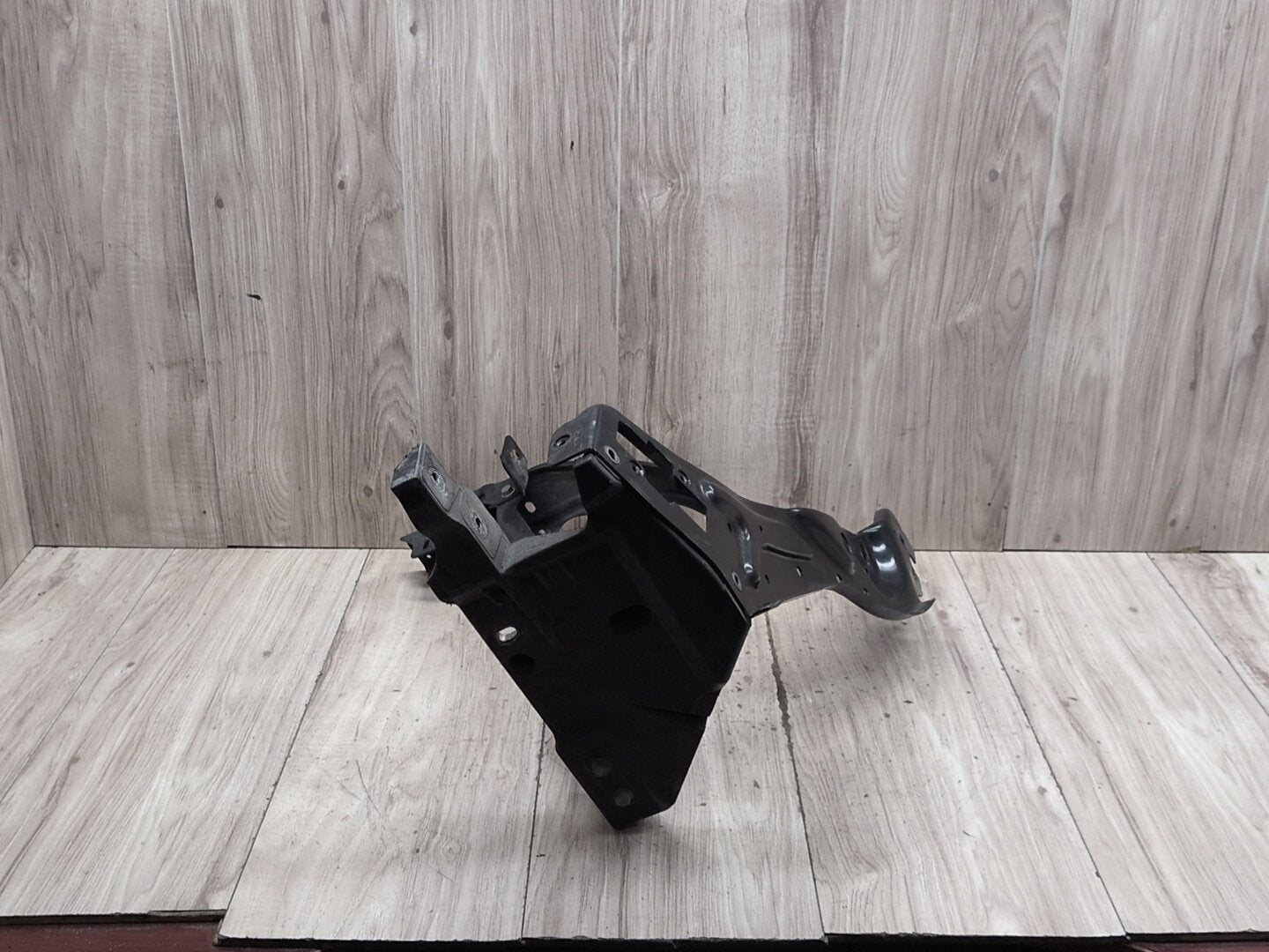 2009-2012 Mercedes-Benz E550 W212 Right Passenger Headlight Bracket 212620022