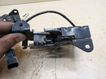 OEM BMW F22 F30 F32 F36 F80 F82 F87 M4 Hood Safety Catch Lock Latch Bracket SET