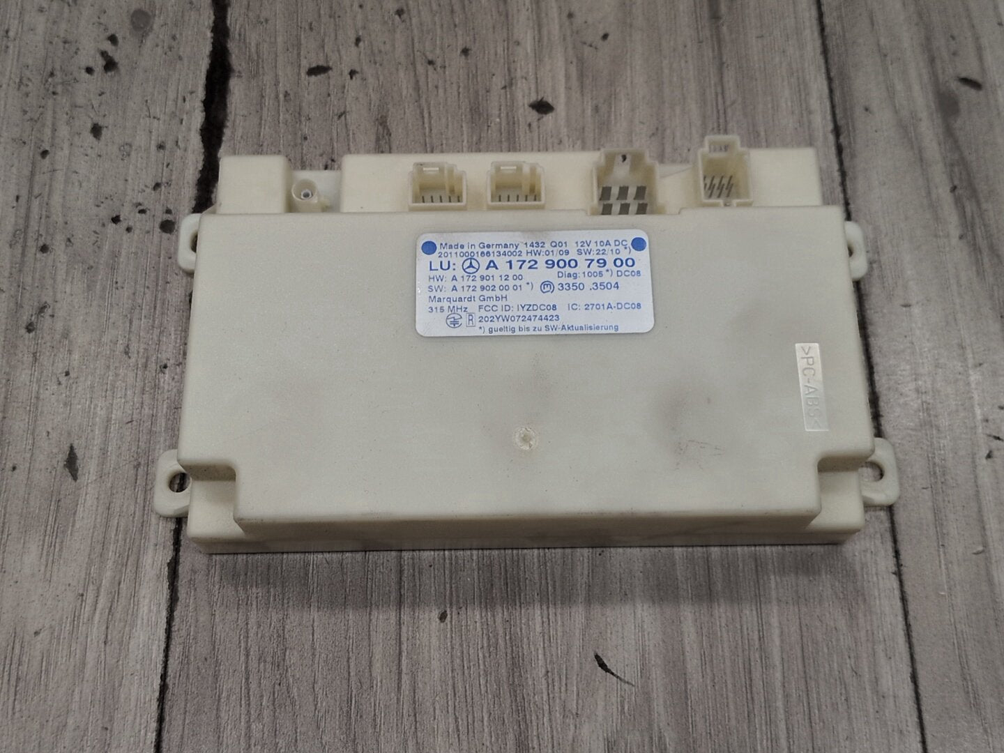 2009-2012 Mercedes-Benz E550 W212 Keyless Entry Receiver Module A1729007900 OEM