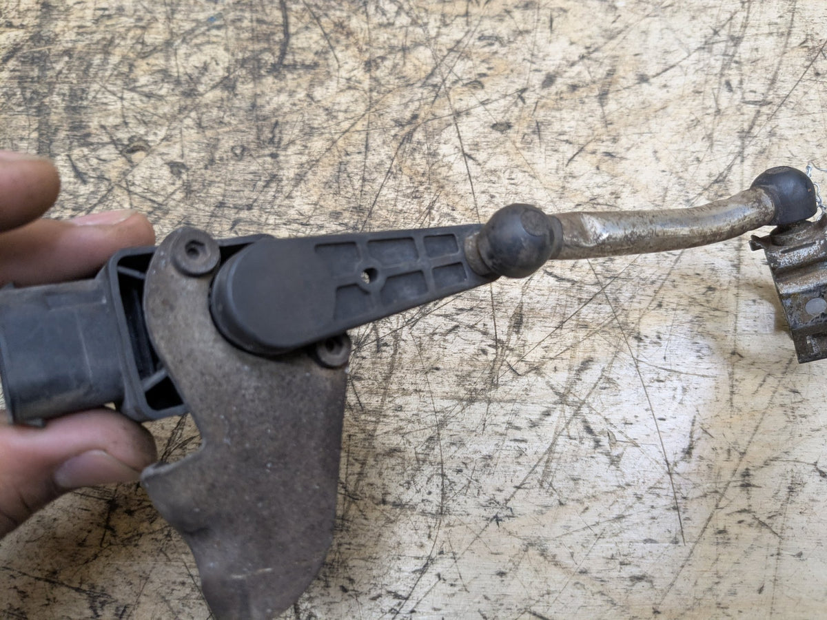 2008-2013 BMW 135i E88 Suspension Height Level Sensor 6785205 OEM