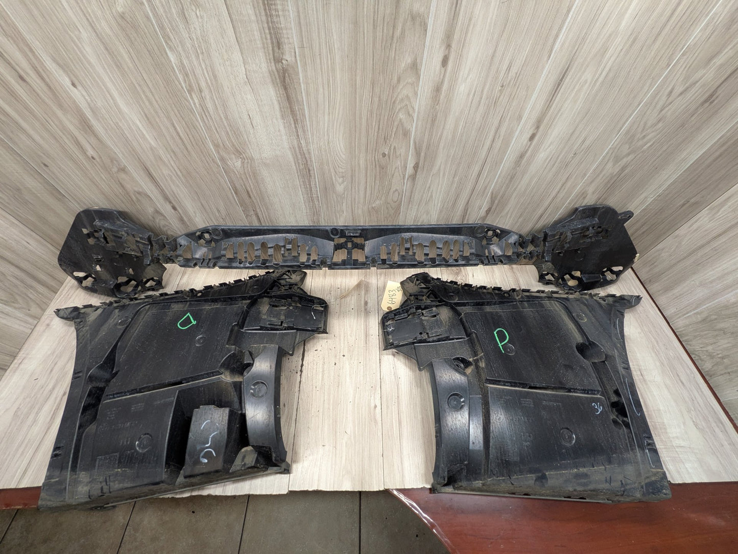 OEM BMW F90 M5 G30 M550 M Sport REAR Center Middle Reinforcement Bracket Mount
