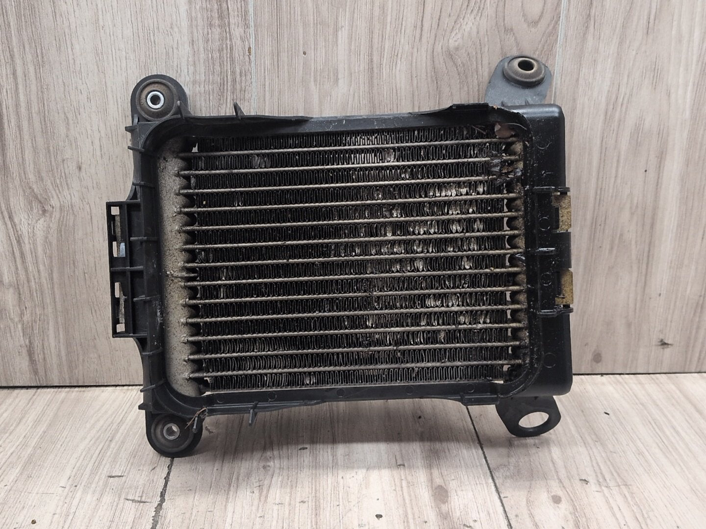 OEM BMW F22 F23 F30 F32 F33 F36 335 440 Engine Oil Auxiliary Secondary Radiator