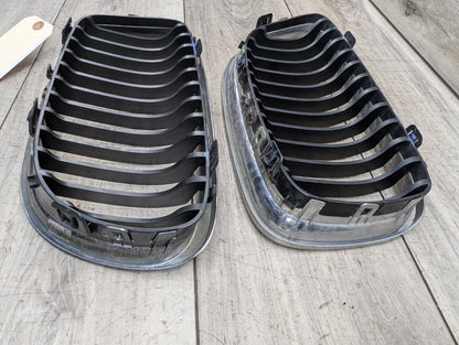2006-2011 BMW 328i E90 Front Left Right Upper Bumper Cover Kidney Grilles SET 7201967