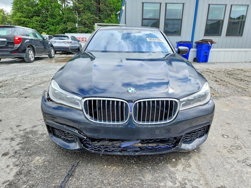 2018 BMW 750i G12