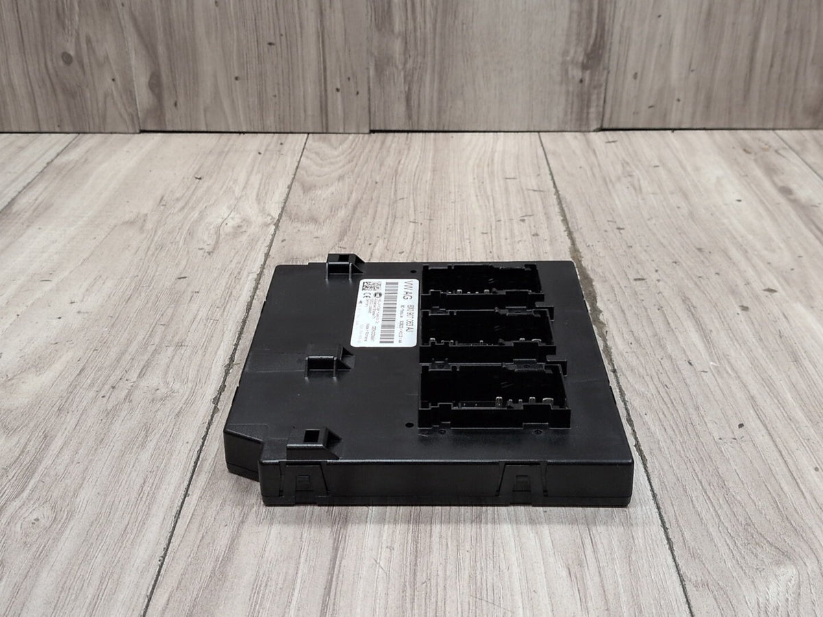 2015-2018 Audi Q3 8U BCM Body Control Module 8X0907063AJ OEM