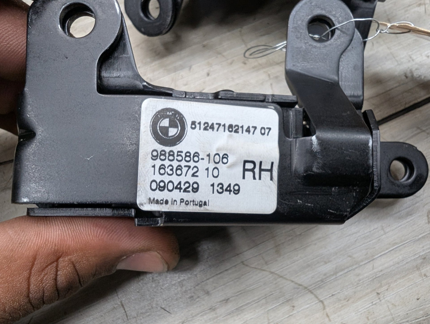 2007 - 2013 BMW X5 E70 Lower Liftgate Tailgate Lock Latch Actuator SET 7162147 N62B48B