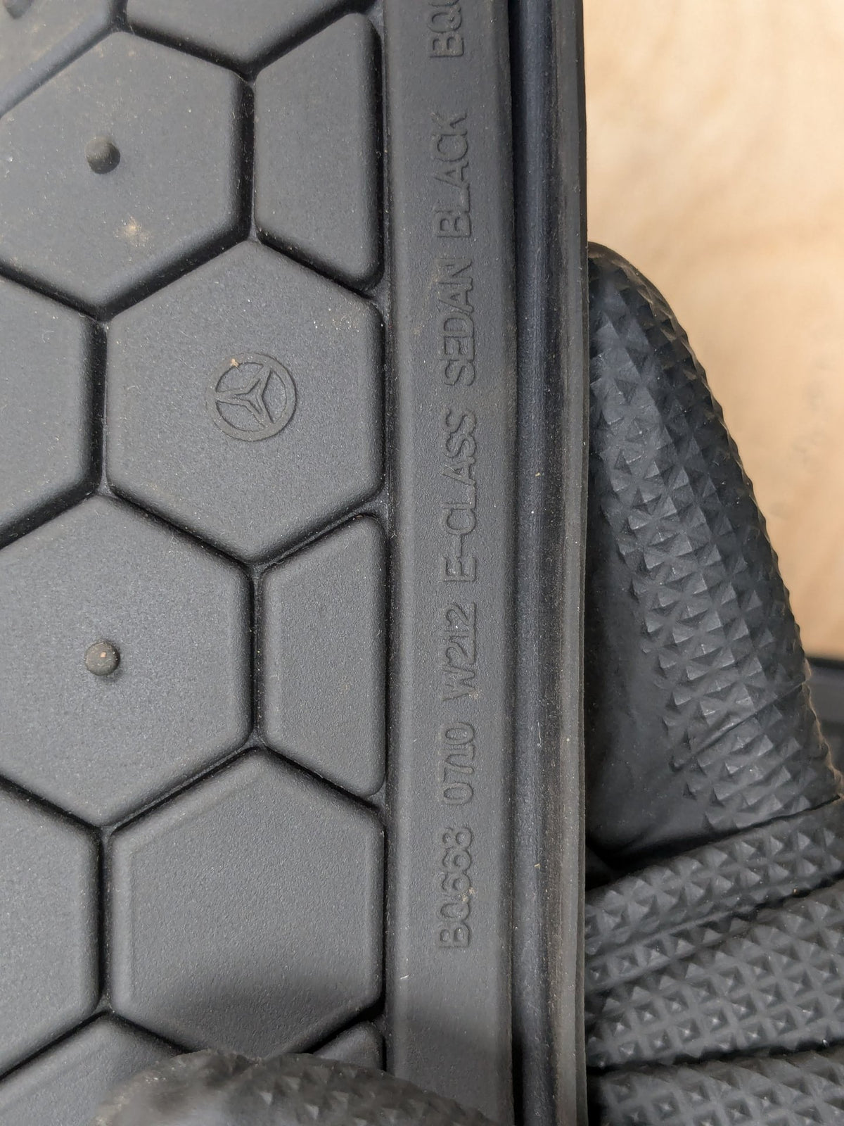 2009-2012 Mercedes-Benz E550 W212 Front Rear Left Right All Weather Mat Carpet Floor Mats SET A2126801848 OEM
