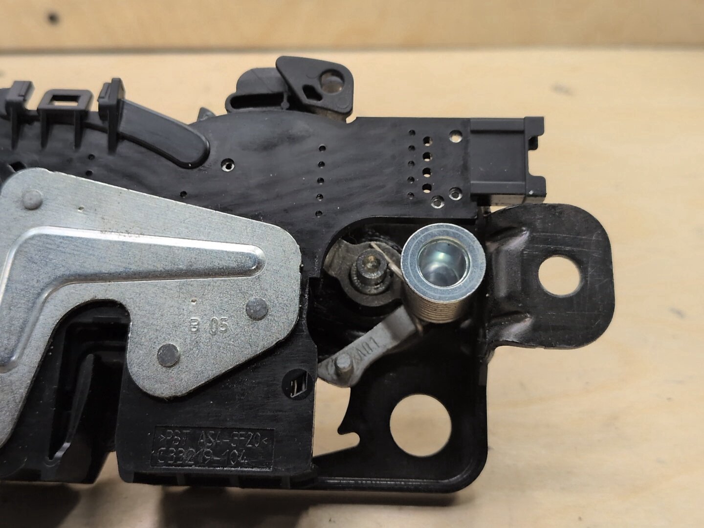 2016-2022 BMW 750i G12 Liftgate Trunk Lid Liftgate Lock Latch Actuator 7441014