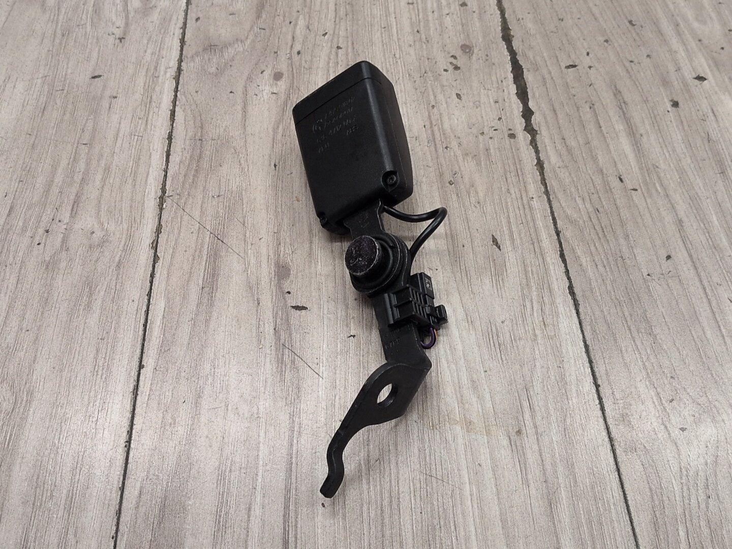 17-20 OEM BMW F90 M5 G30 530 540 M550 Rear Left Driver Seatbelt Seat Belt Buckle