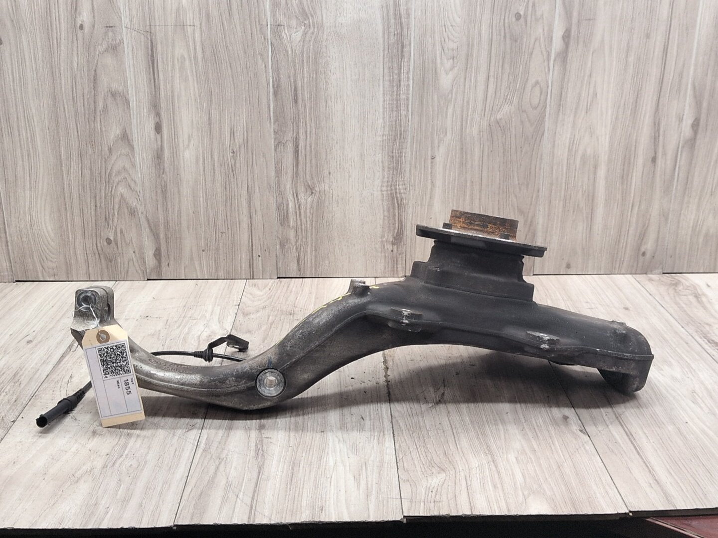 2014 - 2018 BMW X5 F85 Front Right Passenger Spindle Knuckle w/ Bearing 6869870 S63B44T2