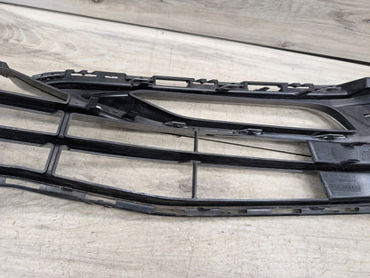 2017-2023 BMW 530i G30 Front Right Passenger Bumper Cover Grille 7385278