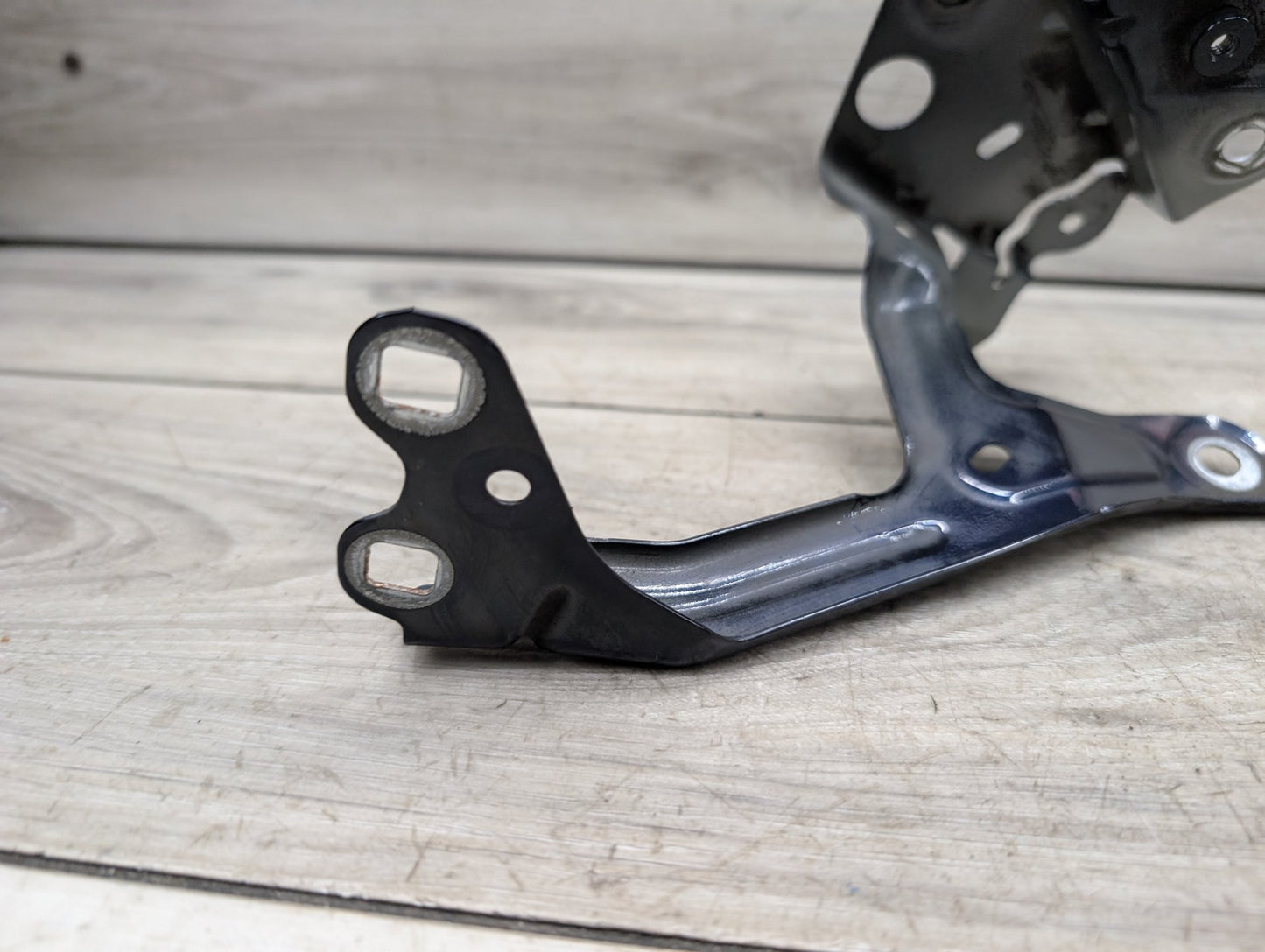 2017-2023 BMW 530i G30 Front Right Passenger Fender Brackets SET 7349618