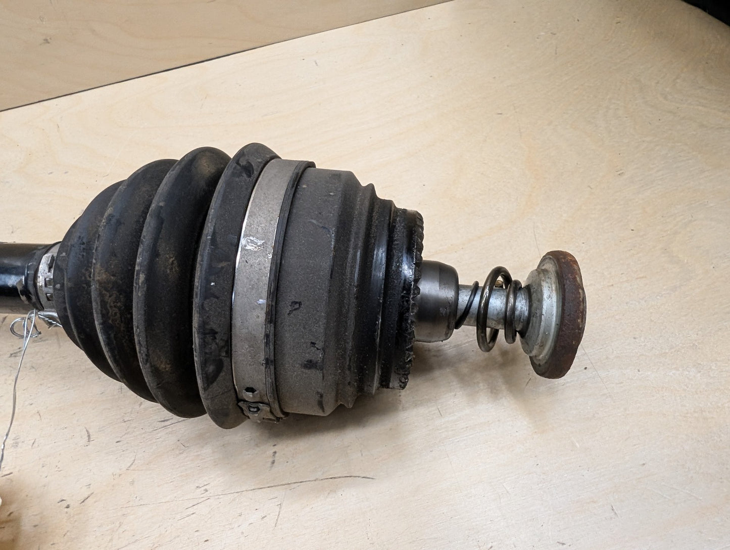 2016-2022 BMW 750i G12 Front Right Passenger Half Shaft Output CV Axle 8657290