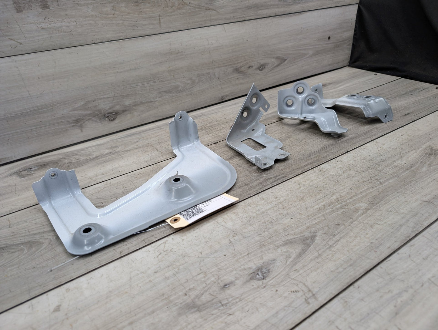 2019 - 2026 BMW X5 G05 Front Right Passenger Fender Brackets SET 7418220 B58B30M1
