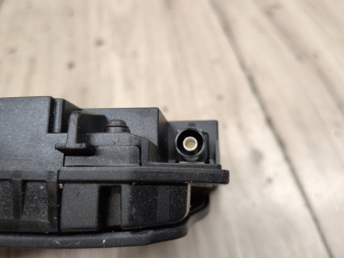 2016-2019 BMW 740Li G12 Wireless Phone Charger Module 8800365 OEM