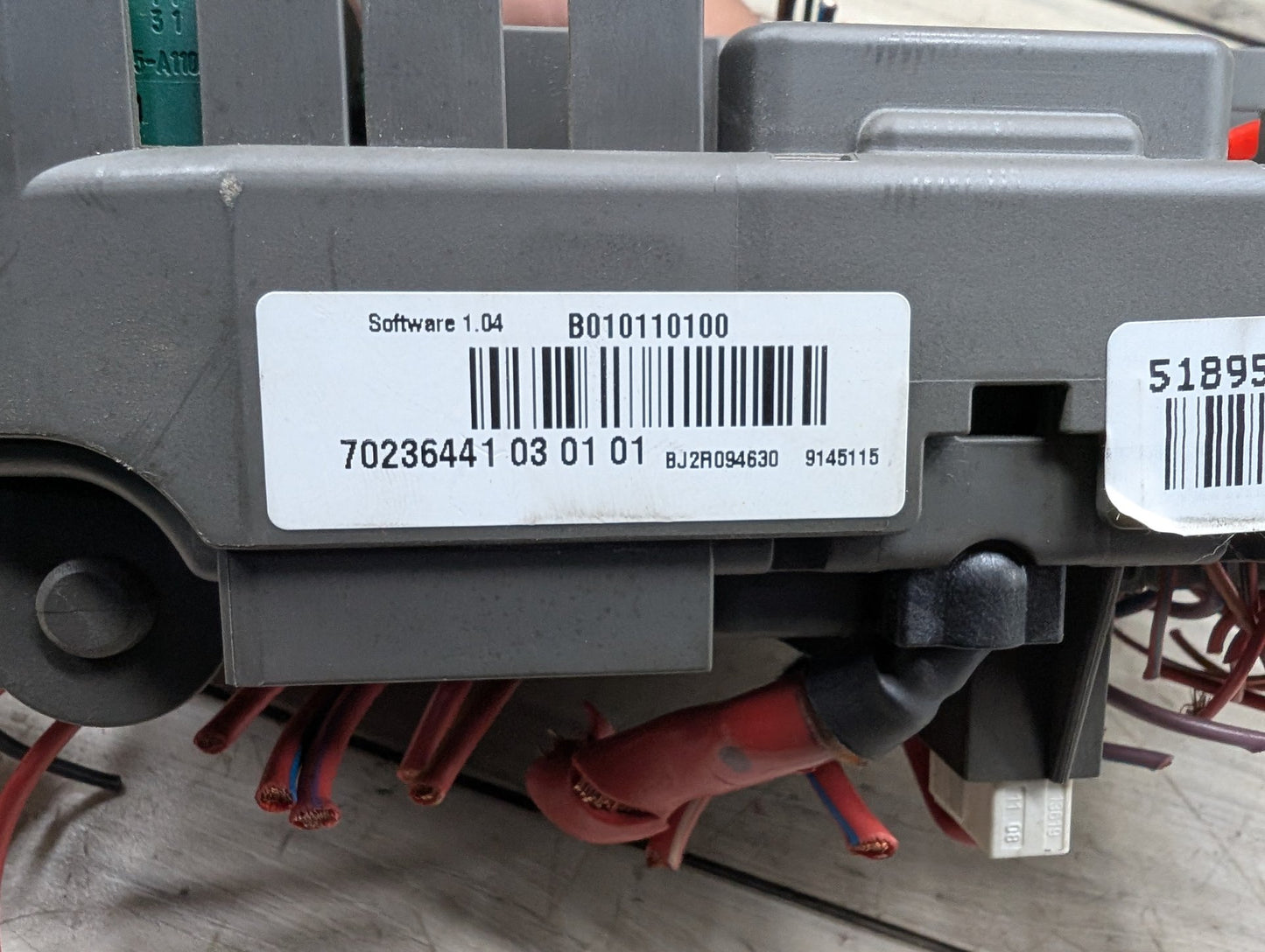 2007 - 2013 BMW X5 E70 Front Power Distribution Fuse Box 9145115 N62B48B