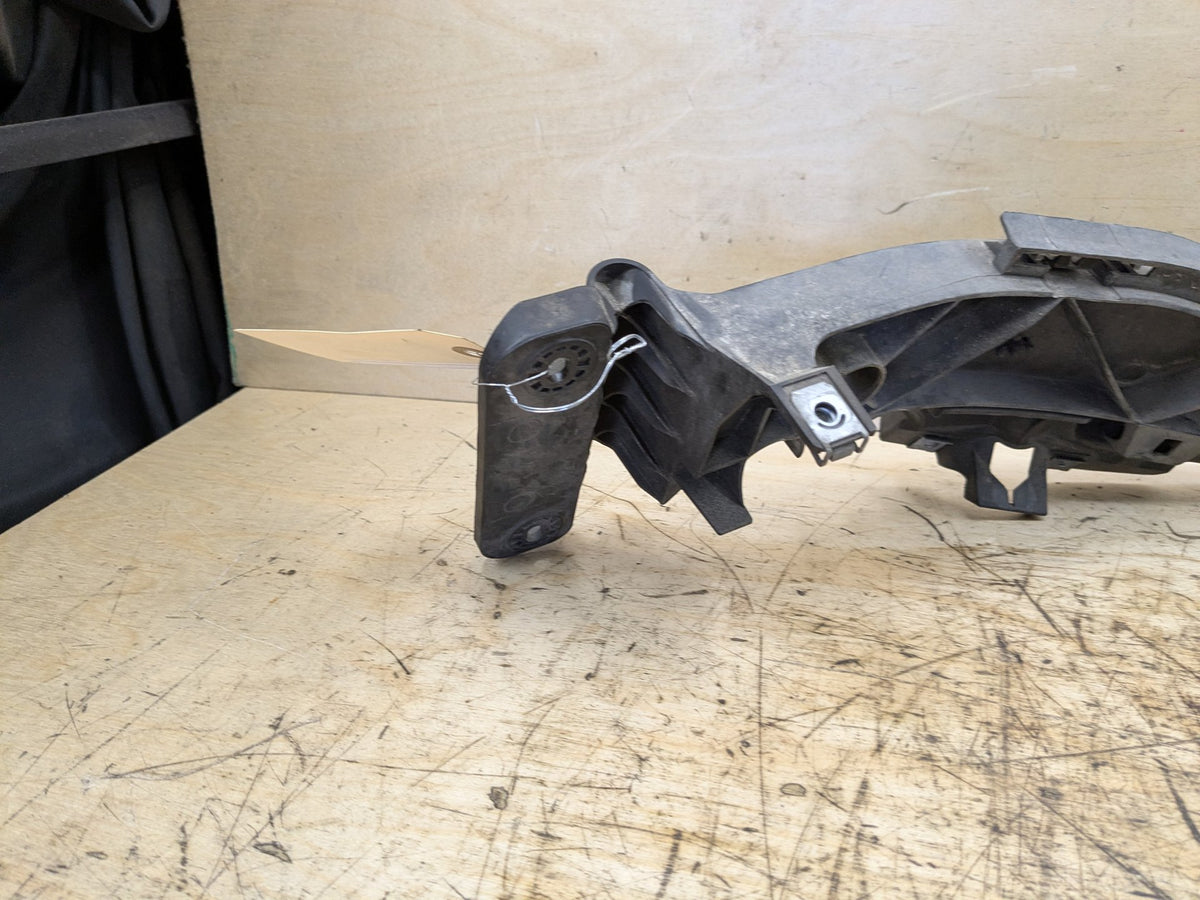 08-13 BMW E82 E88 128 135 Right Passenger Headlight Arm Bracket Support Mount