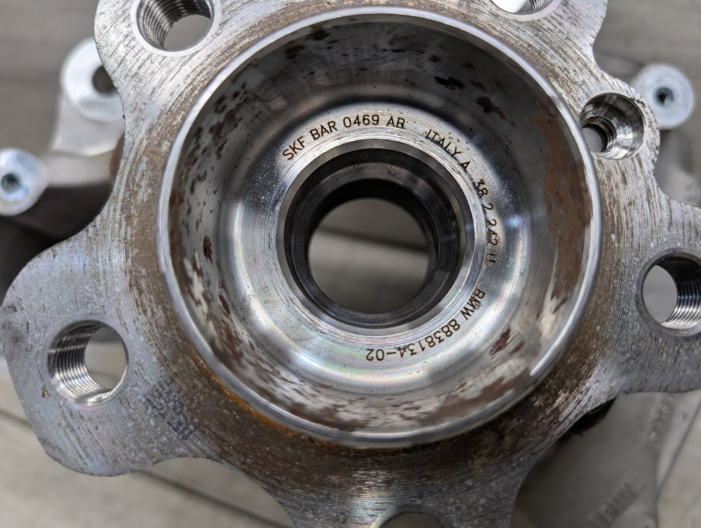2021-2026 BMW 430i G22 Front Left Driver Spindle Knuckle w/ Bearing 6877147