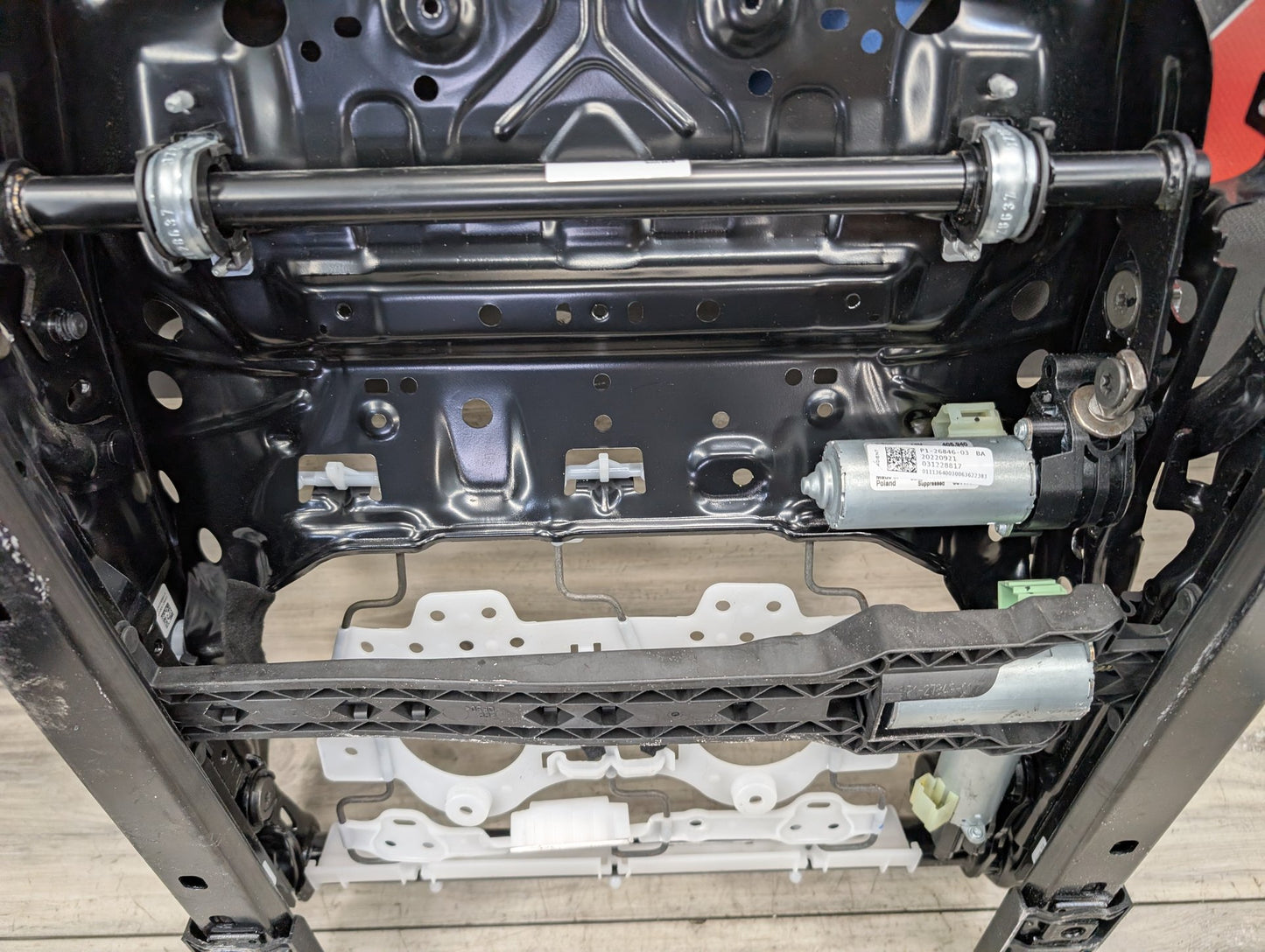 2021-2026 BMW 430i G22 Front Left Driver Seat Lower Track Frame Assembly 9108133