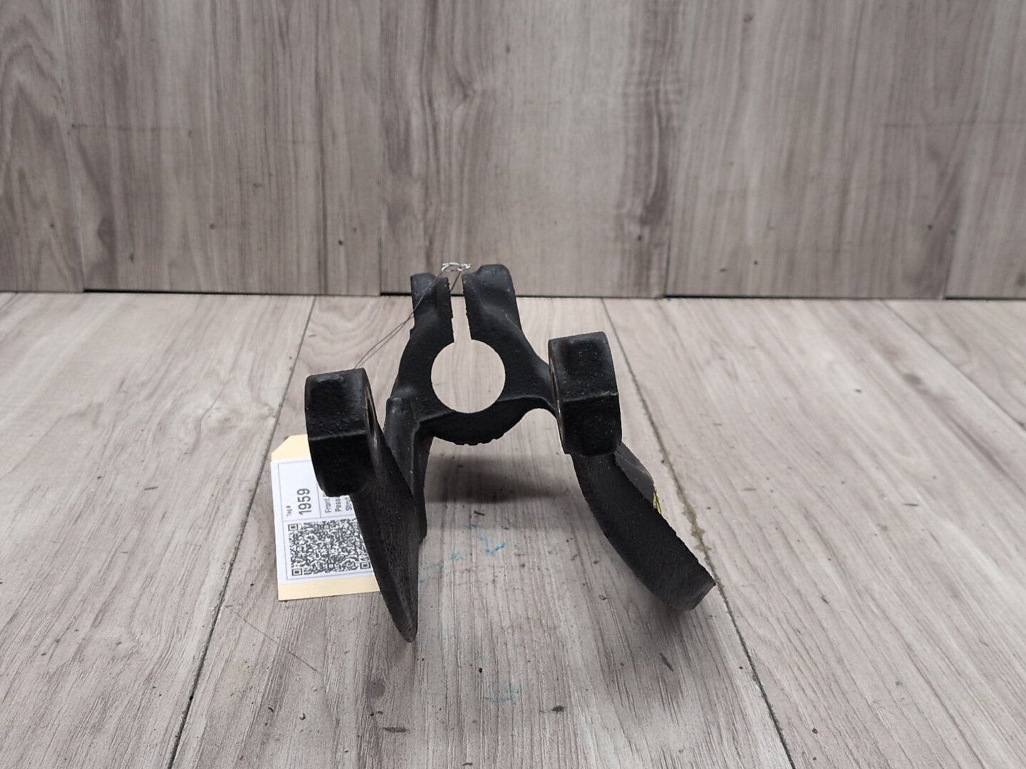 2014 - 2018 BMW X5 F85 Front Right Passenger Spring Strut Shock Absorber Bracket 6851592 S63B44T2
