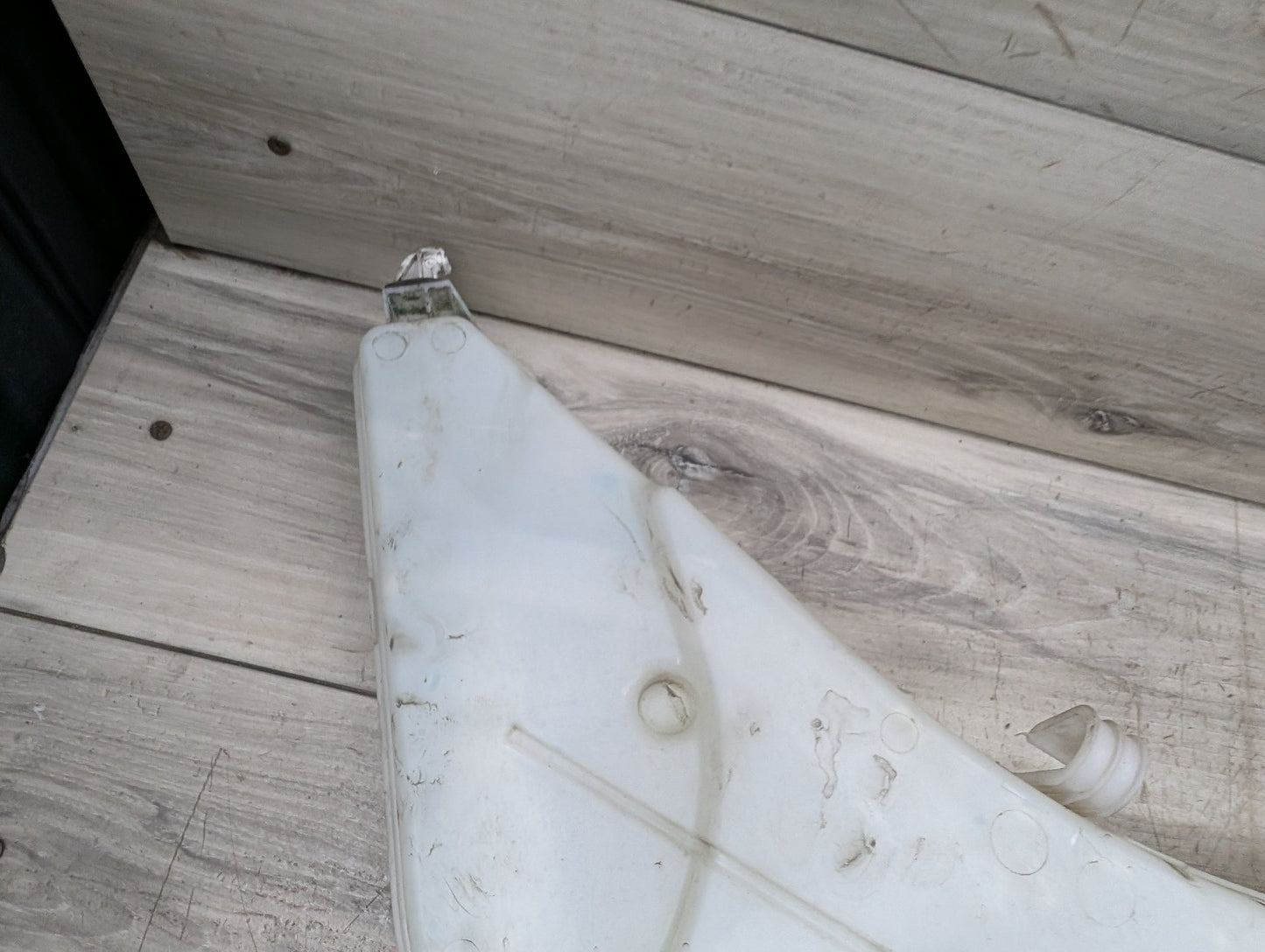 2014 - 2018 BMW X5 F15 Windshield Reservoir Tank Assembly 7292423 N63B
