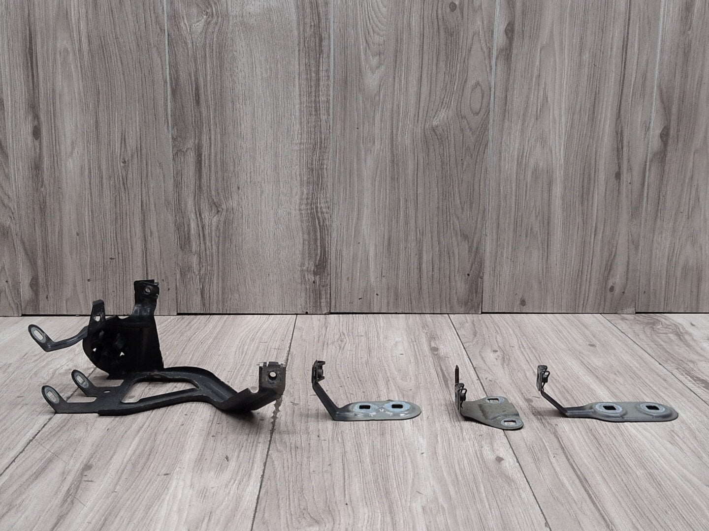 2011 - 2016 BMW 535i F10 Front Left Driver Fender Brackets SET 7207209 N55B30A