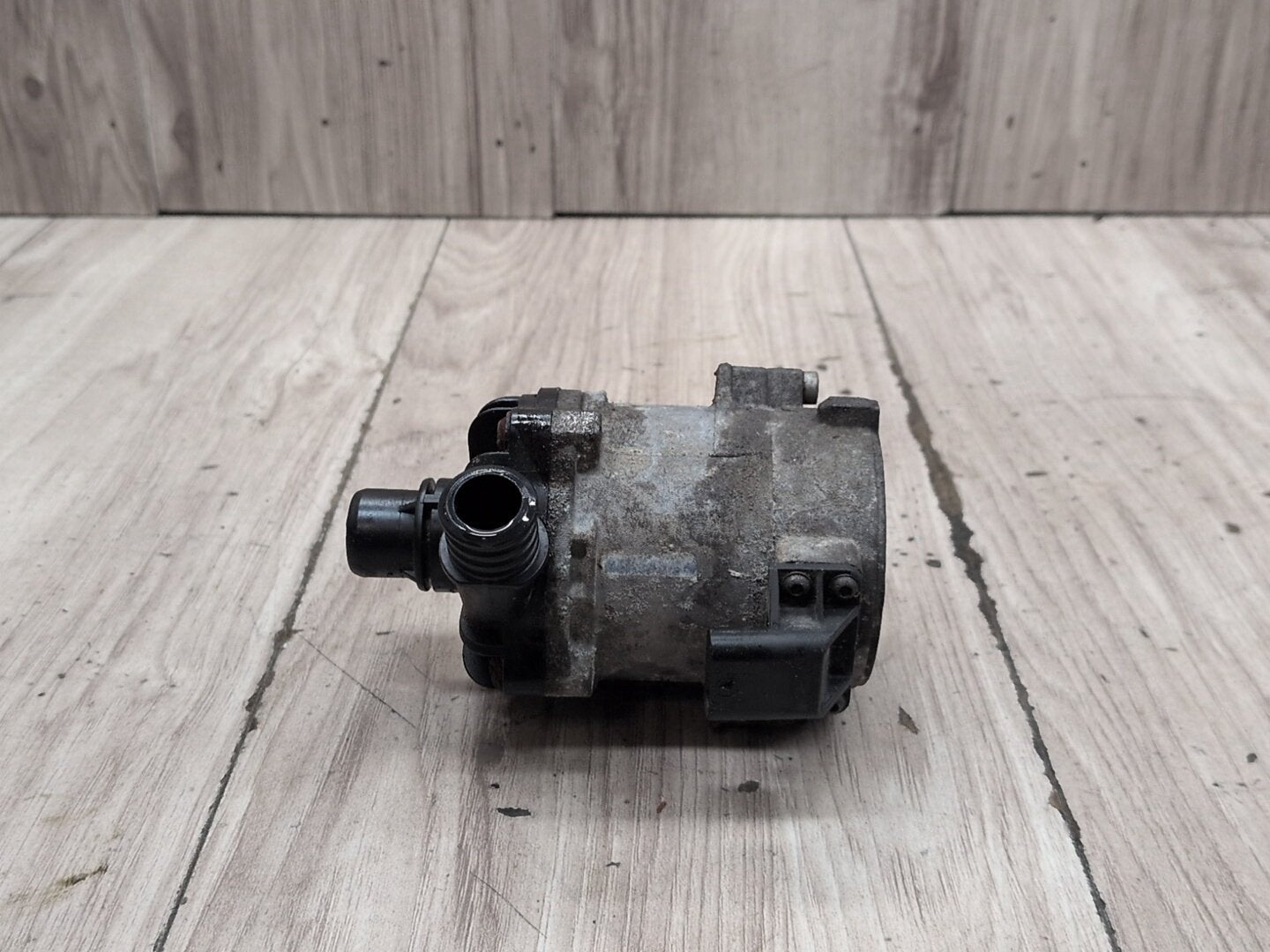 15-18 OEM BMW F85 F86 X5M X6M Engine S63R Electric Auxiliary Cooling Water Pump