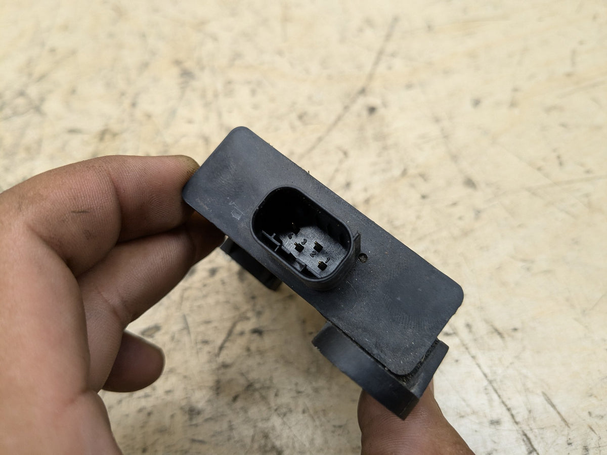 2007-2013 BMW 335i E92 TPMS Tire Pressure Monitoring Module 6771042 OEM