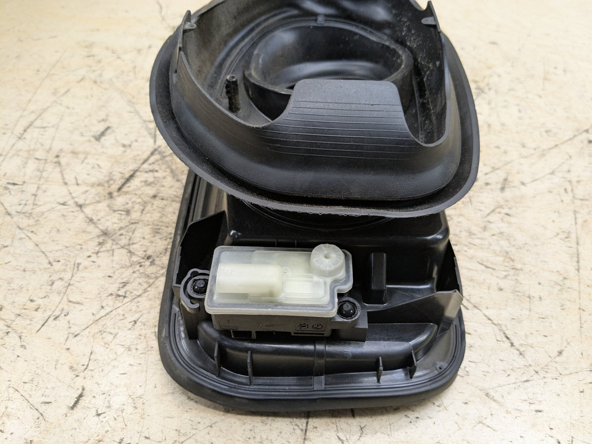 2016-2019 BMW 740i G12 Gas Cover Assembly 7358677 OEM