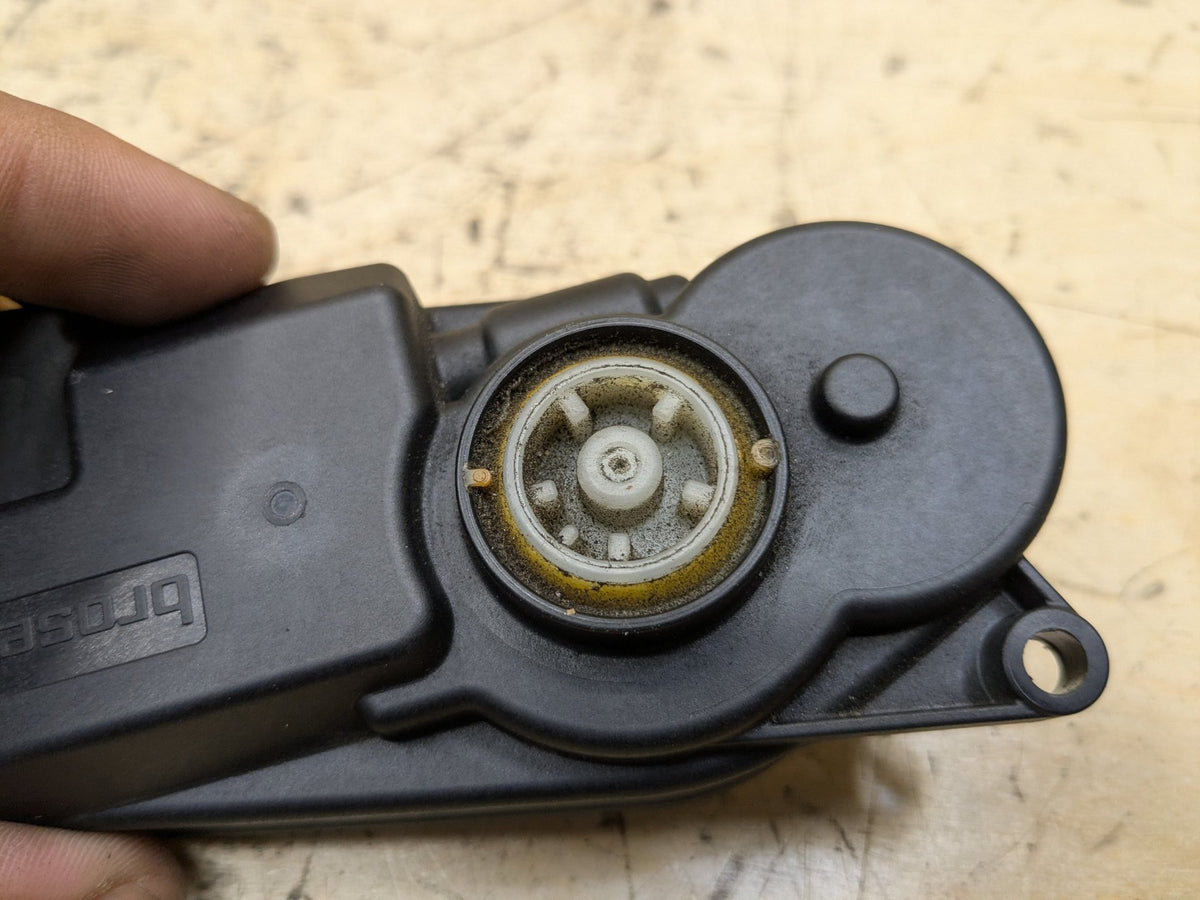2018-2023 BMW M550i G30 Front Bumper Air Flap Shutter Motor Actuator 9854640