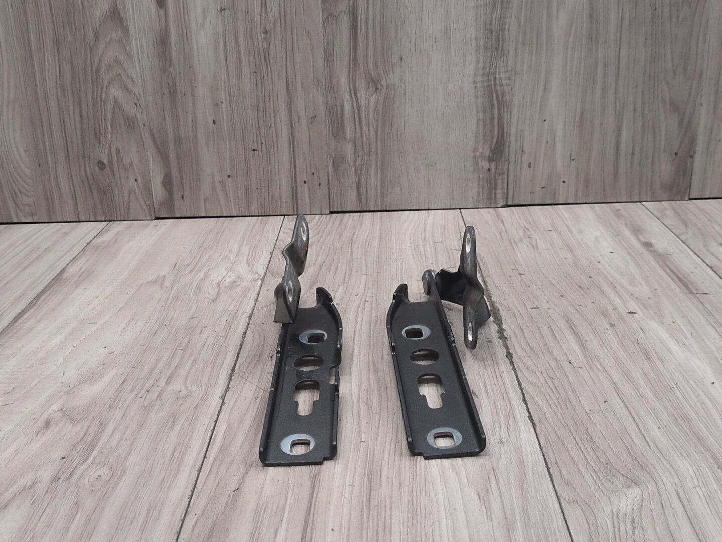 2015-2018 Audi Q3 8U Hood Bonnet Hinges SET 8U0823302