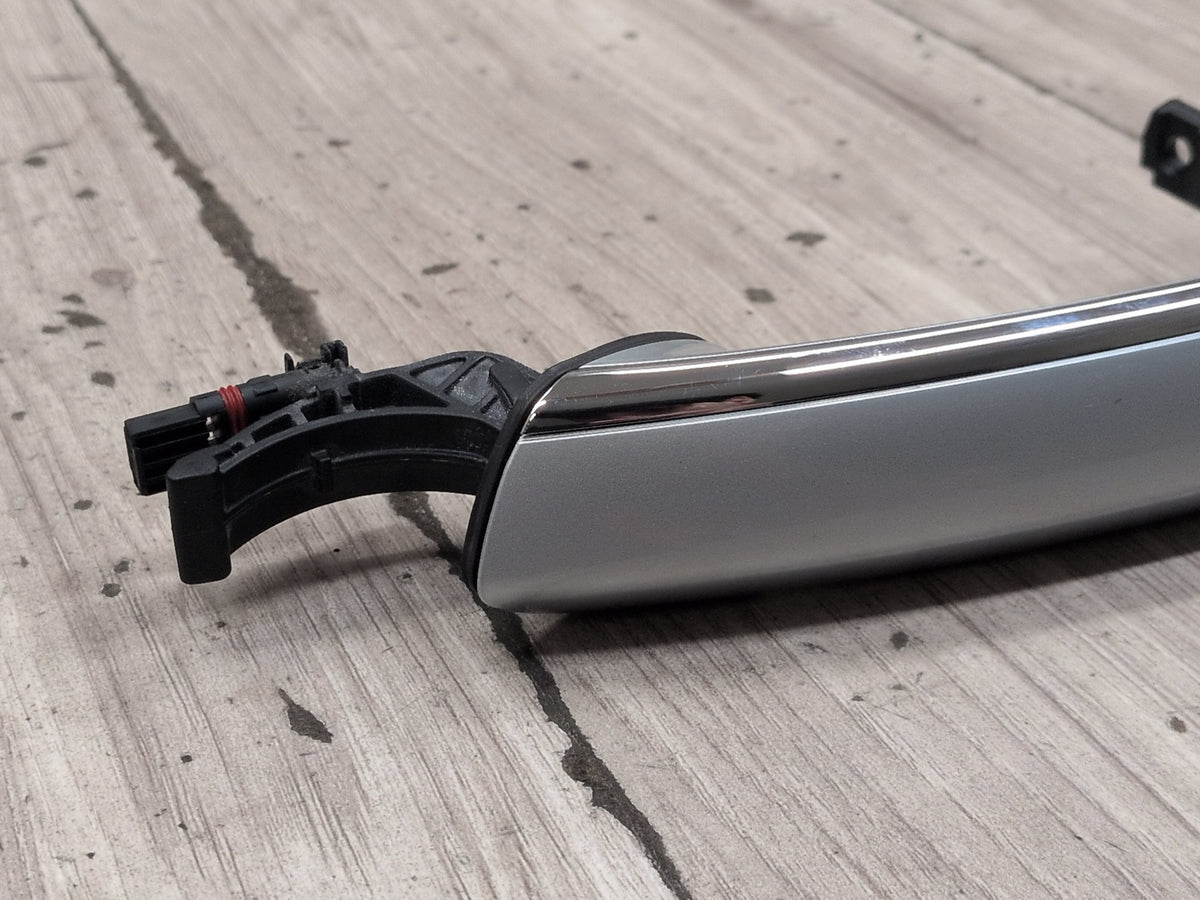 2016-2019 BMW 740Li G12 Rear Left Door Handle w/ Comfort Access 7411033 OEM