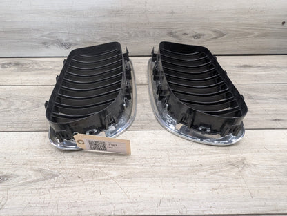 2011 - 2016 BMW 528i F10 Front Left Right Upper Bumper Cover Kidney Grilles SET 7412324 N20B20O0
