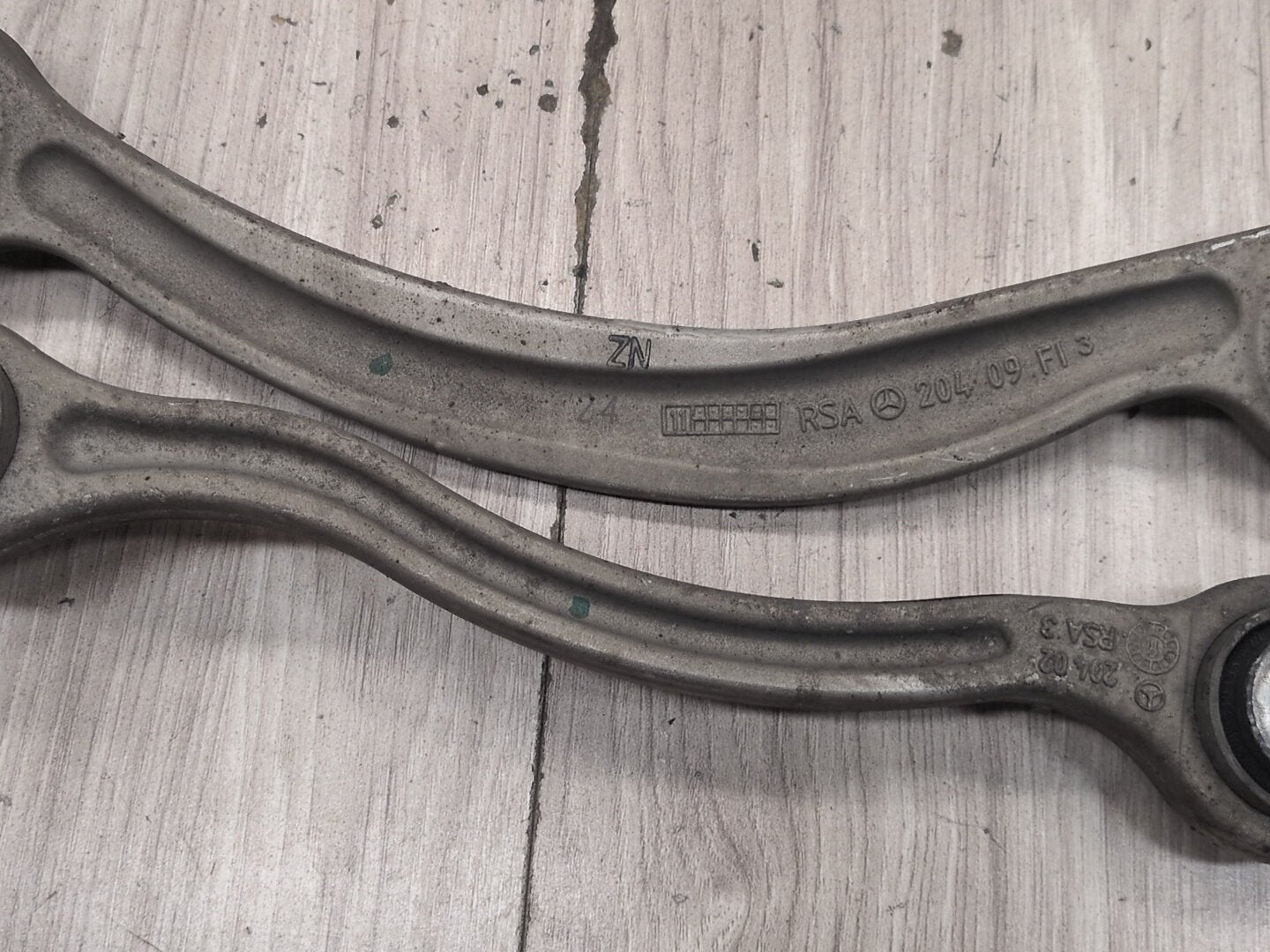 2009-2012 Mercedes-Benz E550 W212 Rear Left Driver Control Arms SET A20409FL3