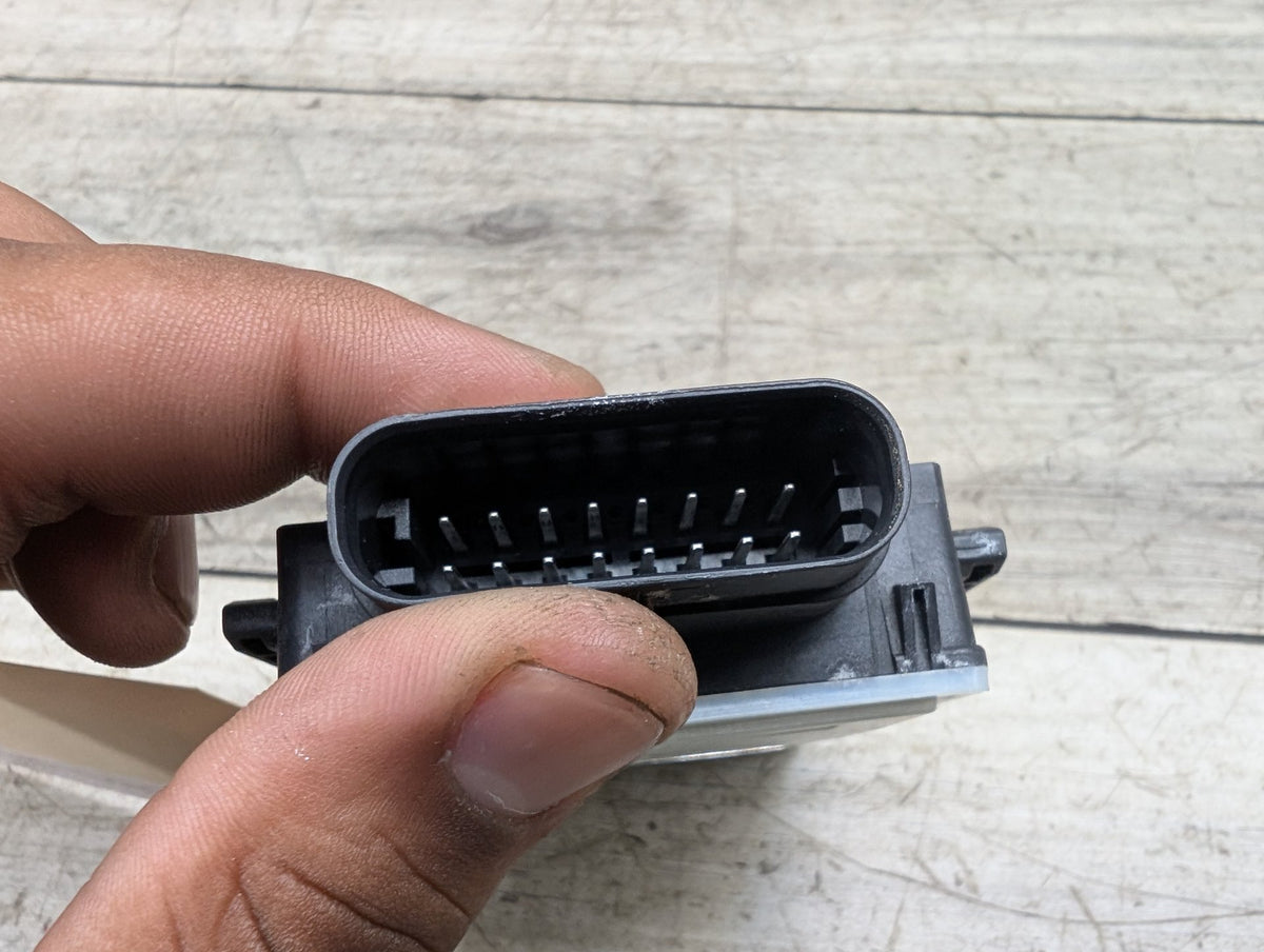 OEM BMW F90 G01 G05 G12 G20 G30 X3 X5 Blind Spot Lane Radar Sensor Module