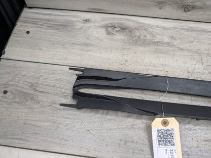 2019-2026 BMW X5 G05 Right Passenger Side Windshield Drip Molding Trim 7434872