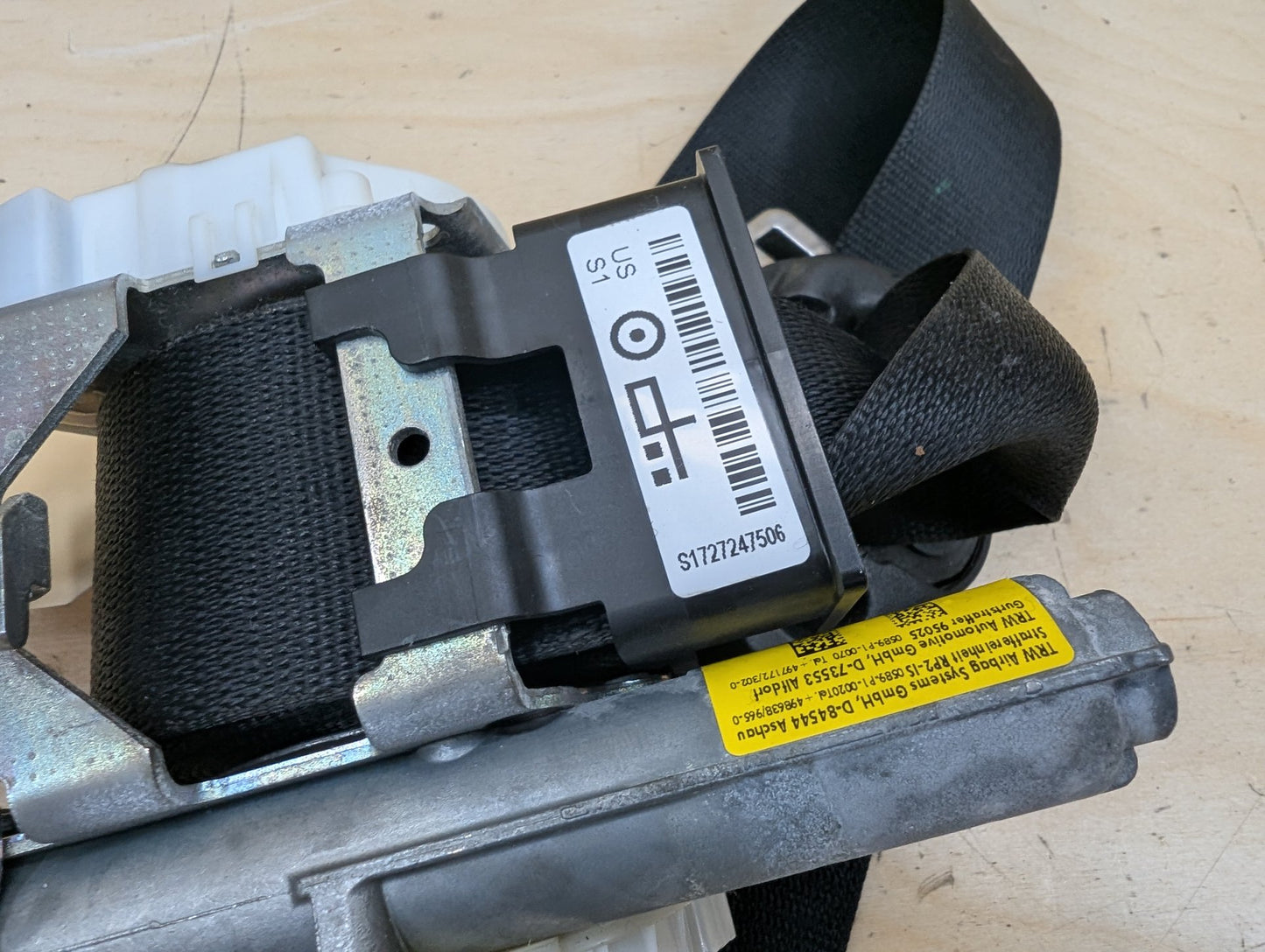 12-20 OEM BMW F30 F36 F80 M3 Front Left Driver Side Seatbelt Retractor Black