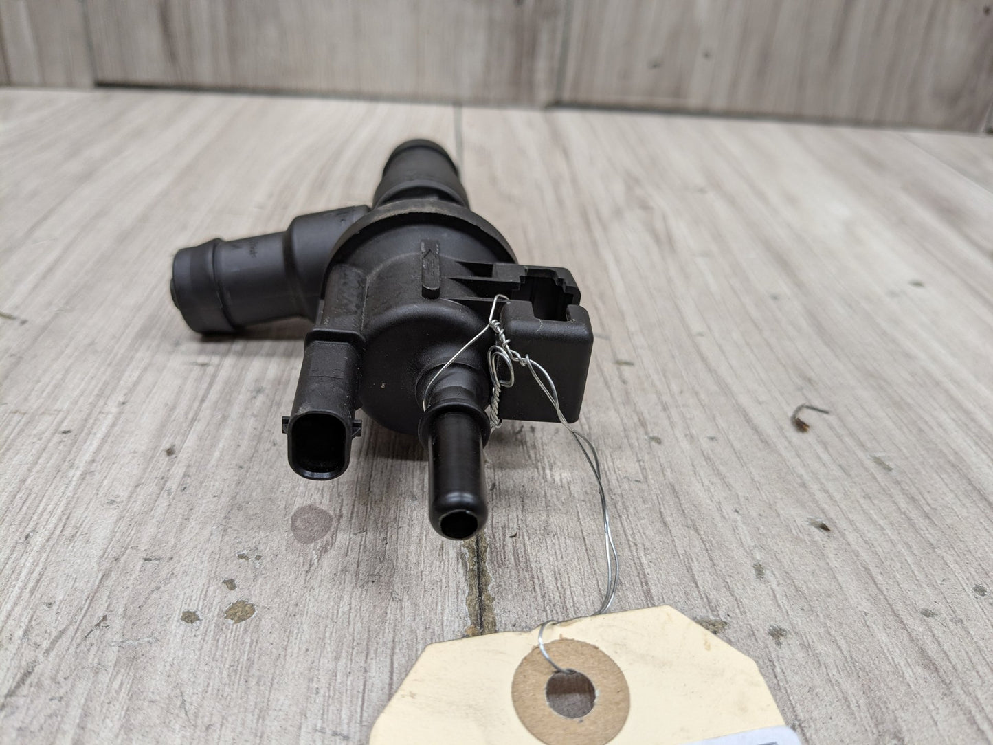 OEM BMW F22 F30 F32 G01 G05 G12 G20 G30 Fuel Tank Vapor Breather Valve B46 B58