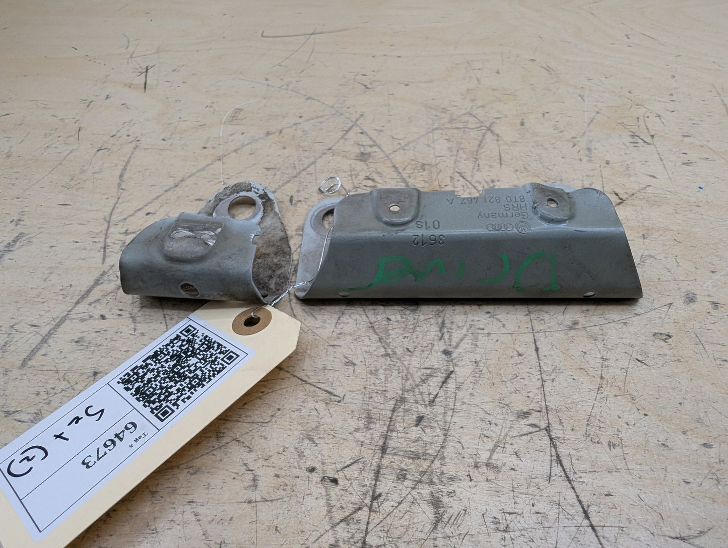 2011-2017 Audi RS5 8T Front Left Driver Fender Brackets SET 8T0821467A OEM