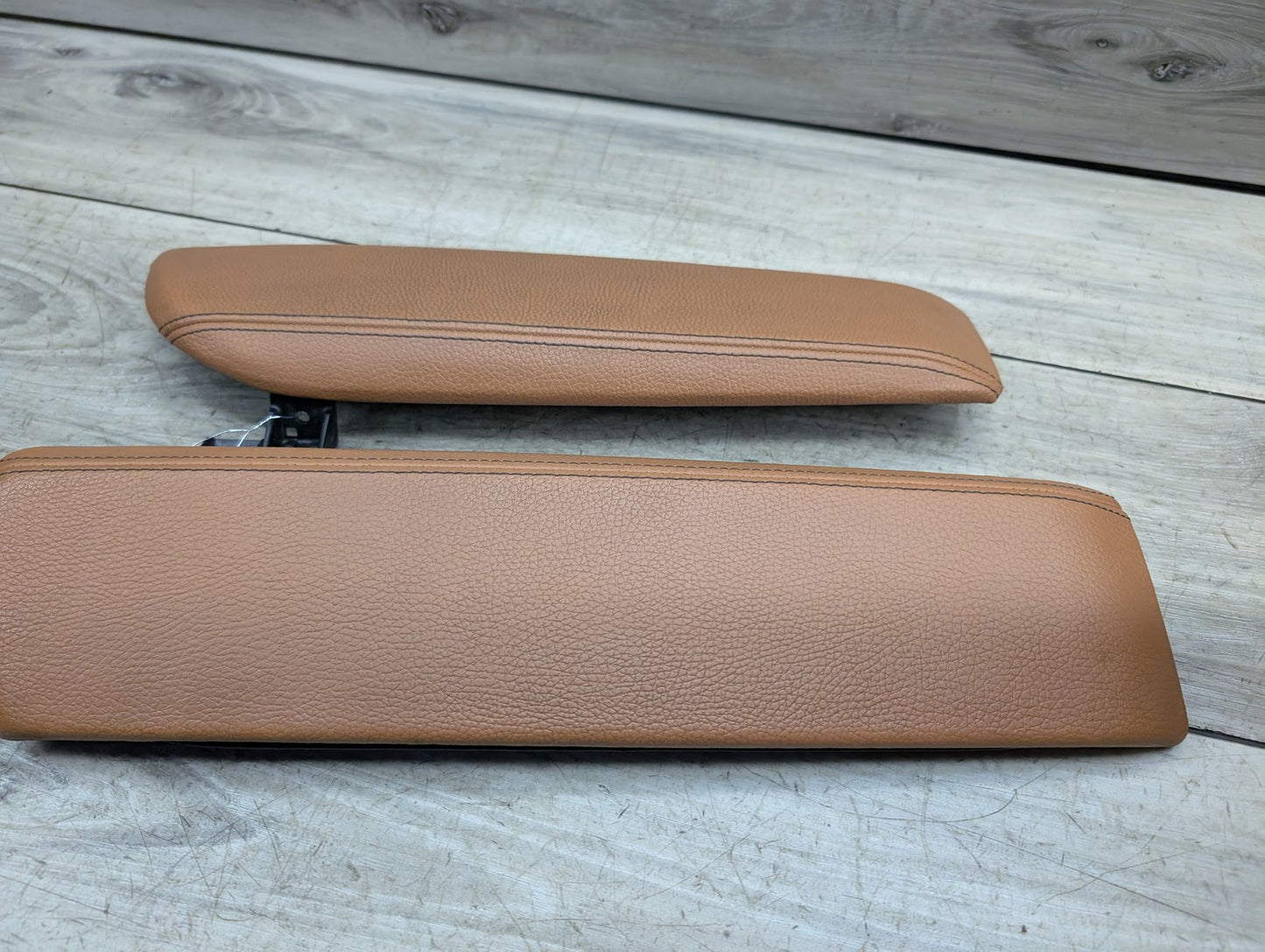 2017-2023 BMW 530i G30 Center Console Armrest Arm Rest 9388142