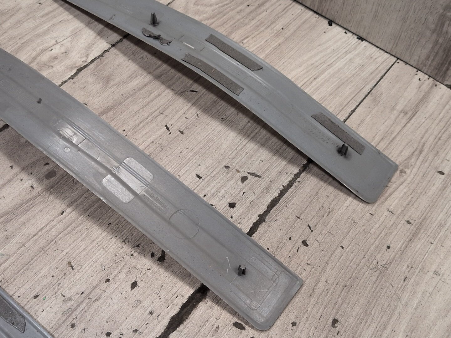 2009-2012 Mercedes-Benz E550 W212 Front Rear Left Right Scuff Plate Door Sill SET A2126861136 OEM